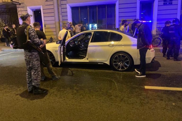 Пьяный мужчина открыл стрельбу на Литейном из-за отказа охраны пускать его в клуб