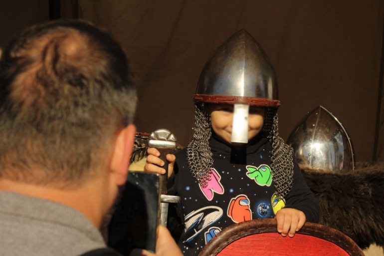 В Петропавловской крепости прошел фестиваль «Битва на Неве»: фото и видео