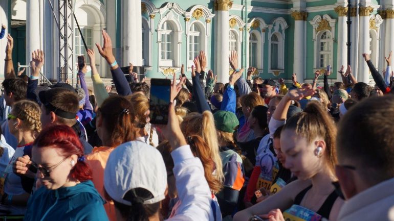 Как бежали спортсмены на полумарафоне «Северная столица»