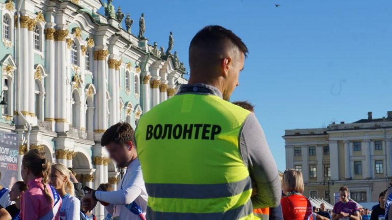 Как бежали спортсмены на полумарафоне «Северная столица»
