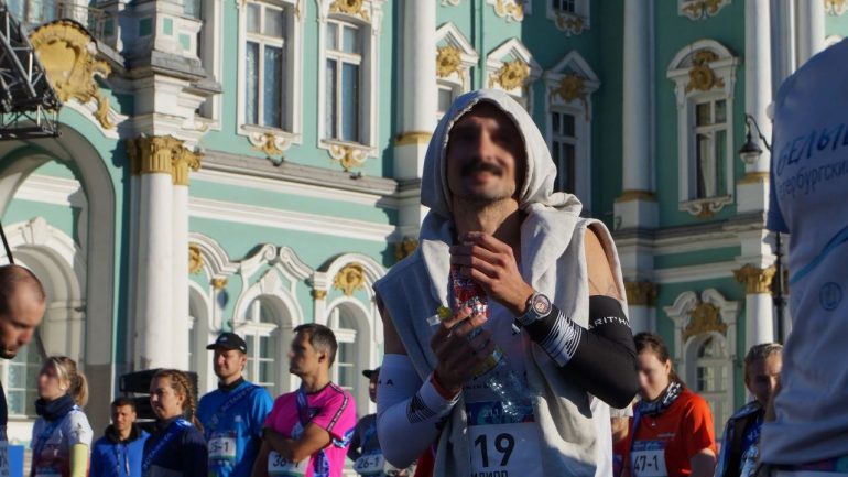 Как бежали спортсмены на полумарафоне «Северная столица»
