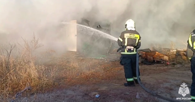 Во Владимире горели хозпостройки на 2,5 тысячи «квадратов»