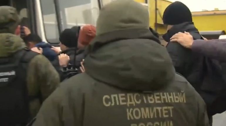 После миграционного рейда на предприятии в Пушкине 30 приезжих получили повестки