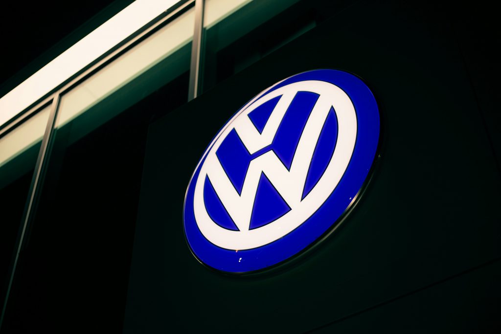 Volkswagen может урезать зарплаты сотрудников на 10%