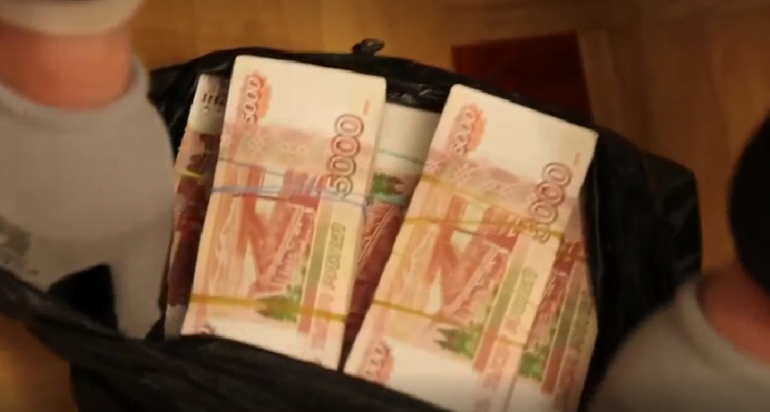 Полиция задержала более 50 цыган в Новосиверской, у них нашли наркотики и оружие