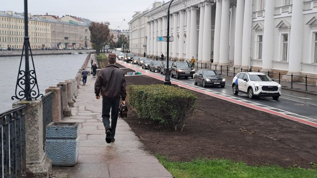 Набережную Фонтанки у Аничкова моста закончили ремонтировать