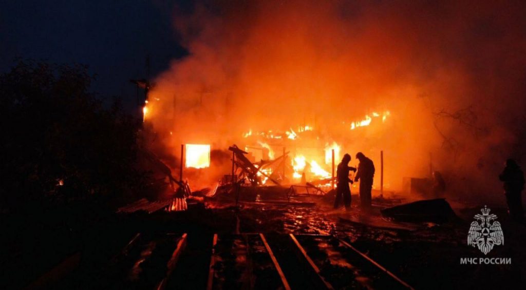 Две девочки погибли при пожаре в бане в подмосковном Воскресенске