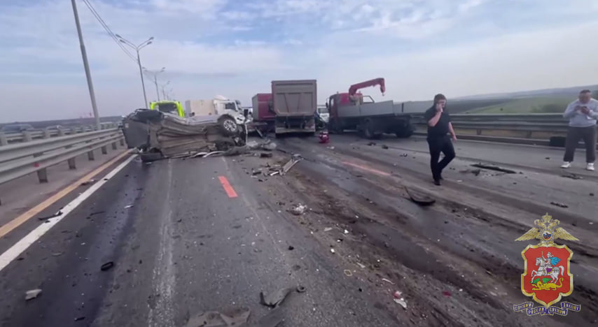 В Подмосковье в массовом ДТП с 11 авто погибло три человека