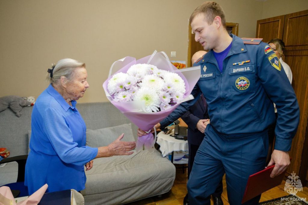 В Петербурге 100-летний юбилей отметила ветеран ВОВ Евстолия Савельева