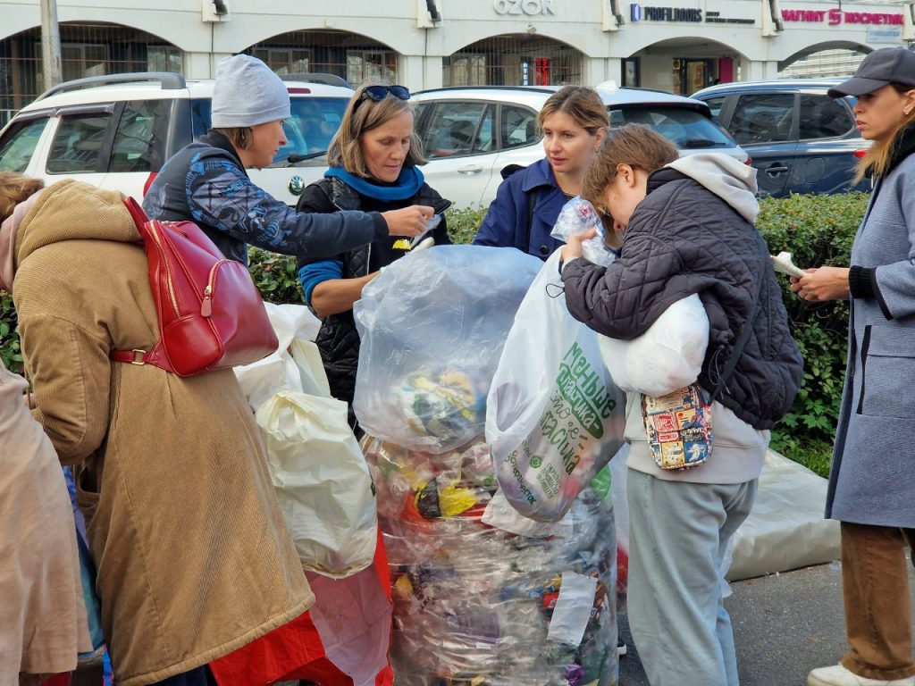 Петербуржцы собрали 947 мешков вторсырья в рамках экологической акции