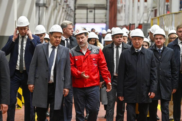 Делегация из Беларуси посетила Петербургский тракторный завод